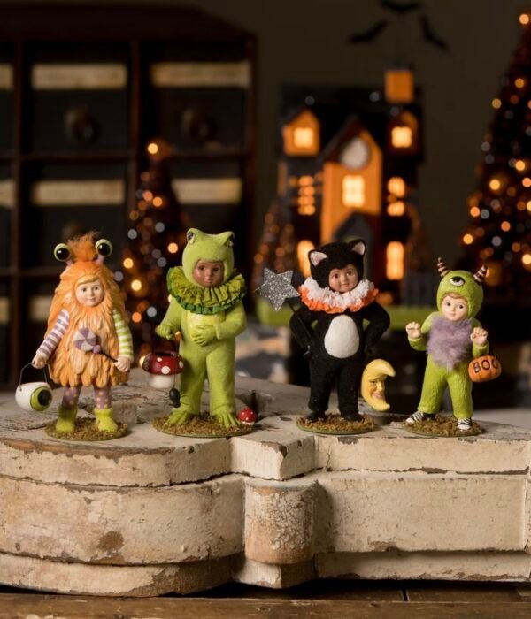 Dressed Up Cali Cat - Bethany Lowe Designs